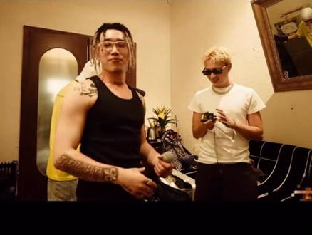 我是从2020年开始喜欢digi 一开始喜欢digi是因为他们纯粹的音乐以及几爷子兄弟情谊 22年是digi最疯狂的一年 自从24年下半年digi很少合体 都各自发展 25年asen thome开体育馆 mac左转灯爆火 sakee kiv巡演爆满 toyoki再次做出一首爆单taxi digi所有人都进化了 2026年digi会是被载入史册的一年 现在却内部发生分歧 不管怎么样digi永远不能少一个人 希望几爷子能坐下来好好谈谈解决问题 把digi tape2发出来 It's DIGI GHETTO没哪个跑得脱#digighetto #sakee #mac #asen