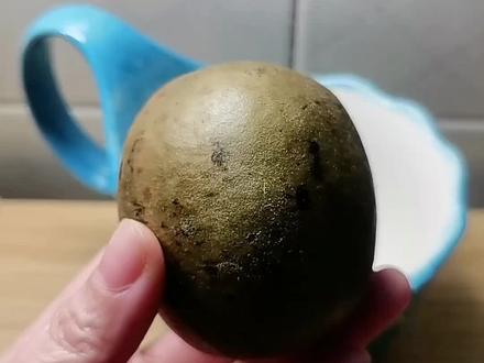 分享一下我们广西人从小就常喝的罗汉果茶,它有止咳、润喉、润肺的效果,是一款极好的日常健康饮用茶,朋友们喜欢的话可以试一试。#广西 #广西特产 #广西dou知道 #健康