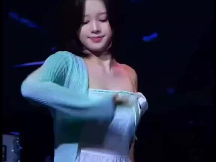 金娜英,劲歌热舞。#韩国女团热舞_#完美身材!