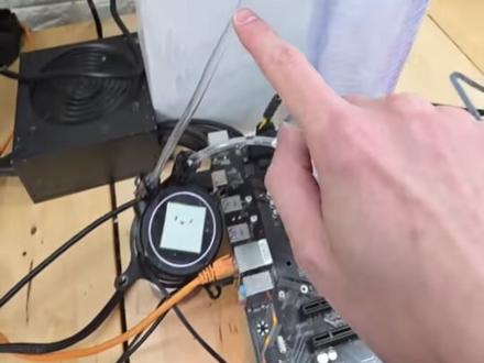 CPU散热用制冰机:温度暴降! #电脑配件 #CPU