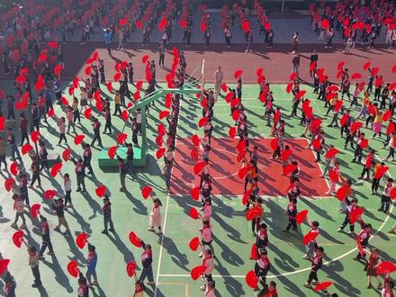 他来了他来了🥺他带着扇子走来了#扇子舞 #广播操 #小学生 #中国功夫 #扇子操