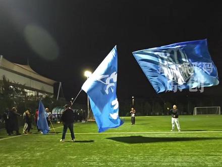 气氛拉满!太燃了!昆明球迷“战歌”已经响起! #滇超联赛 #球迷 #昆明队