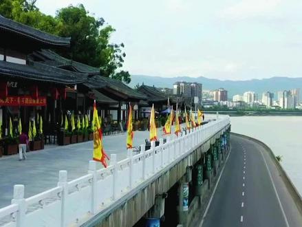 美丽广元——皇泽寺·凤街升级打造,点亮栖凤湖江景新貌。#身边的风景 #美丽广元#航拍最美家乡 @广元日报社 @广元市广播电视台