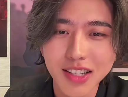 鸽鸽同意 想怎么发就怎么发 #唱跳rap篮球 #鸡你太美鬼畜电音 #鸡你太美 #ikun真爱粉 #蔡徐坤直播