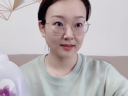 柔顺剂不建议和洗衣液混合使用。