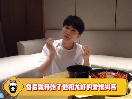 #周深的画功进步了 周深画画好严谨呀,有点天赋在身上~