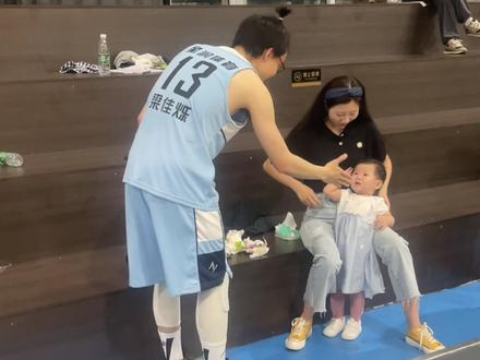 为什么她好像不是很喜欢我呢?#小朋友 #女儿控 #梁佳烁