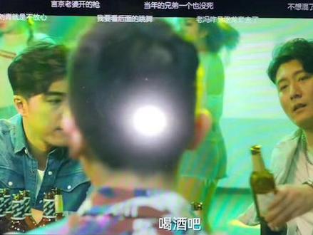 #赖猫的狮子倒影 没想到看见我们的片段,本以为删了……当时看见贺军翔❤️我的爷青回啊…偶像剧最喜欢的就是他。然后朱亚文哥哥气场非常强大👍我都不敢看他。瑟瑟发抖