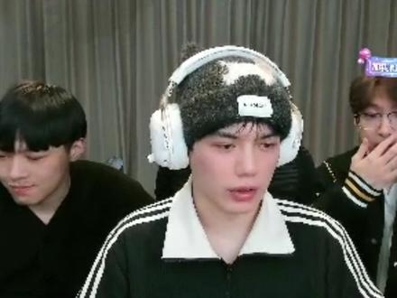 长官和范丞丞bbfps组队,大家帮忙投投票 #三角洲行动 #新春来三角洲接红 #白泽三角洲行动 #白泽创作者激励活动 #三角洲新春红人杯 @白泽(三角洲行动)