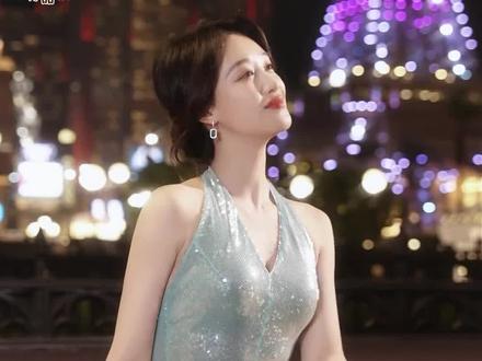 现实中那必须是首选当大女人#夜色正浓 #蓝盈莹