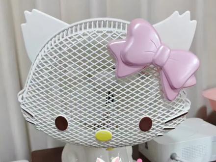修复一个日本原装进口的hellokitty风扇,110V的风扇误接了220V的电,导致电路烧坏了,这么可爱的hellokitty,来让她恢复正常吧。#玩偶修复师 #玩具维修 #玩偶修复 #小风扇 #hellokitty