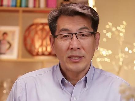 我的宝宝总爱打自己的头,还打的特别开心,越不让打越打#育儿 #涨知识