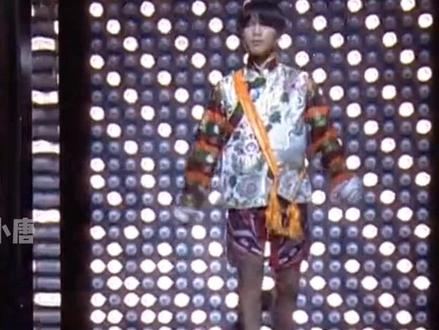 中国百年难遇的格斗天才,苦练3年横扫擂台,16岁成为格斗王子! #班马夺基 #格斗 #mma综合格斗 #拳击