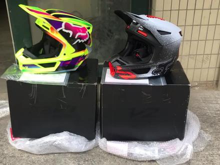 2020款#FOX #V1 #V2 #越野盔 骚气 新款更透气 散热效果更好 最新头部保护技术让你放开玩