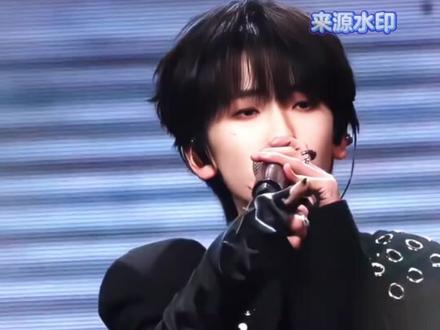 #左奇函 你看双商在线男就是如此的有魅力,16岁的左奇函生日快乐!#时代峰峻 #TF家族四代