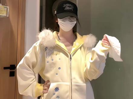 但凡网瘾小点都刷不到这个视频#萝卜纸巾摇 #卡点舞 #原创 #萝卜纸巾猫咪 #拼好摇 @超级无敌大开门