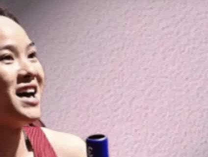 亚洲女飞人,这位逆风而行的女子,在不懈努力之下终于成为了田径场上的名将,果真是梅花香自苦寒来。也正如她所说:爱笑的女孩运气不会太差#田径 #韦永丽 #体育精神