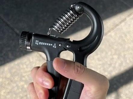 单手捏爆苹果你可以吗?#握力 #指力 #健身 #小臂训练