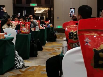 上岸先斩意中人,从警先抓母志文。这猴不卖,拍照两块。#母志文