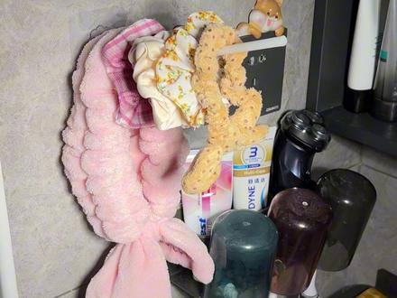 我就说上网能学到真东西!奶茶管自制发圈收纳架,快来试试吧 !#生活小妙招 #生活小技巧 #废物利用 #手工diy #发圈头绳