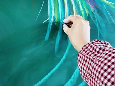 黑板报神鸟青鸾 发第二次了,黑板报凤凰#黑板报 #粉笔画 #黑板报粉笔画 #黑板报可以有多绝 #上热门🔥 @抖音小助手