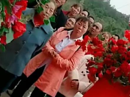 哥哥结婚妹妹深情献唱《暖暖》泣不成声 哽咽之处让网友也跟着流泪