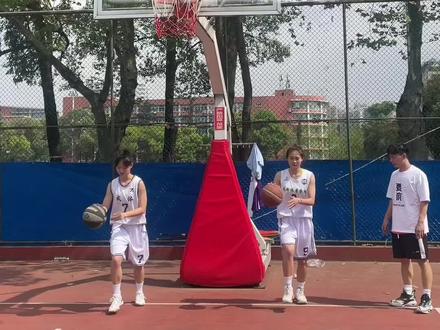 打球不协调|动作僵硬|这四组练习,放在训练前的10分钟热身里。
持之以恒 ,量变到质变。