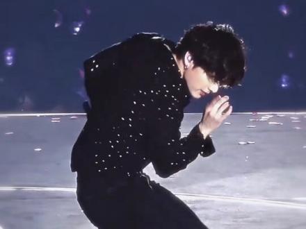 细腰蜜大腿 紧身裤对他是加分项#田柾国 #jungkook