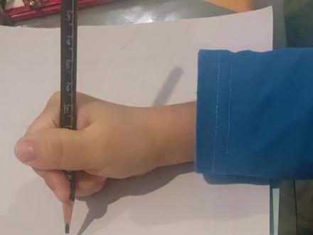 #简笔画画
简笔画之大小眼闪电麦昆
#赛车总动员