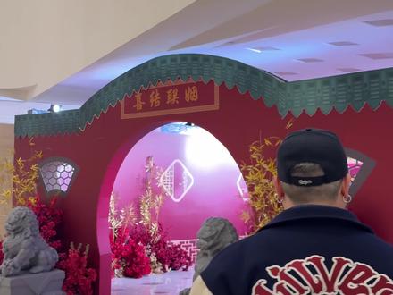 又嫁出一位🤵 恭喜@贰万没喝够 和@-小香猪。 新婚快乐!!
希望你们都一直平安幸福健康下去~
@鱼头_Killa4nia 老师致辞超感动💕
@大D(DLyn) 你哈哈哈
#有没有很帅 #你们的支持是我最大的动力 #现场准备就绪 #霸总标配 #婚礼现场