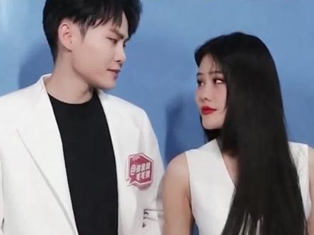 毛毛竟然早已秘密结婚生子,最后说出老婆的名字网友都震惊了#多余和毛毛姐 #毛毛姐直播间一姐 #棒棒娃 #好吃到停不下来 #太香了