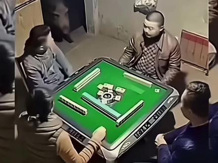 每日一乐 长命百岁 哈哈哈哈#猪八戒 #以为是天才实则没招了 #搞笑视频 #打麻将的奇葩事 #搞笑日常