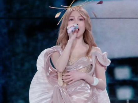 好想把所有关于美的形容词都用到她身上!这些造型简直美的不可方物!#张韶涵 #张韶涵演唱会造型 #张韶涵觅光巡回演唱会 #华语乐坛 #女神 @张韶涵