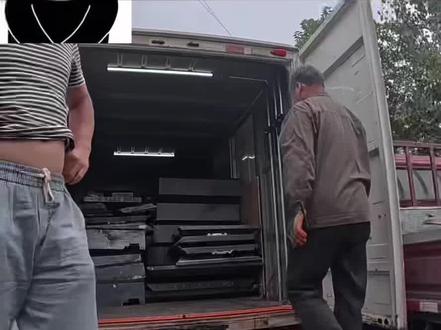 司机送货达到目的地#司机送货 #货主 #要运费 #货车司机