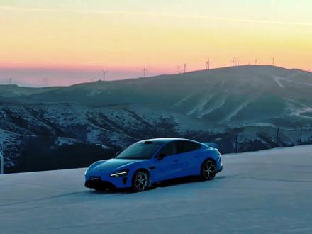 请大声的说出!谁是传奇耐黑王!#新一代小米su7 #小米su7 #小米新一代su7崇礼漂移 #小米汽车 #小米辣