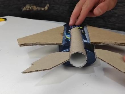 手工党狂喜!用纸板手工制作火箭动力喷气战斗机! #手工 #diy #战斗机 #喷气式战斗机 #火箭