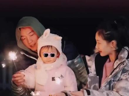 郑恺晒女儿全英文对话 郑恺晒女儿全英文对话#郑恺 #郑恺苗苗