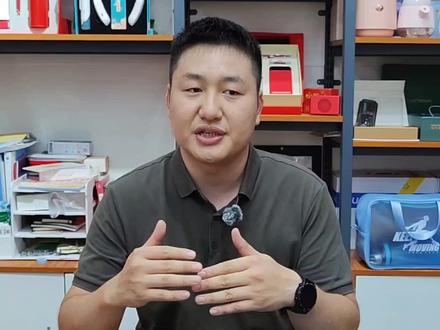 多功能电源笔记本本
~配8000毫安 容量更大
~配磁吸无线充 充电更便捷~定制LOGO 彰显企业标志更高档亮眼#商务礼品 #礼品 #笔记本#伴手礼 #武汉礼品