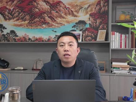 普通人如何靠AI token赚钱 大家好,我是专注算力与商业逻辑的博主。前面一期我们讲透了:Token 就是AI的最小工作量单位,是算力的产出、是AI运行的燃料、是未来全球数字贸易的“硬通货”。中国因为绿电便宜、算力成本低,Token价格只有美国的1/10左右,这中间巨大的差价,就是普通人最真实的机会。
很多人听完都在问: 我不懂技术、不建机房、不买服务器,普通人到底怎么用Token、怎么赚Token、怎么靠Token挣钱? 今天这一期,我就用最直白、最落地、最能马上操作的方式,讲清楚: 普通人入局Token的3条真实路径 + Token怎么交易 + 怎么用Token低成本赚钱。 #AI #算力中心 #token #ai