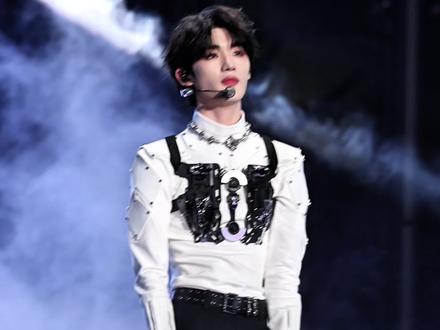 每天被他的线条和比例惊艳到。#丁程鑫 #追星 #身材比例