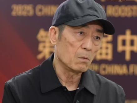 #宋佳获得金鸡奖最佳女主 独家专访第38届中国电影金鸡奖评委会主任张艺谋:宋佳正处在她的高光时刻。#曹岩访谈