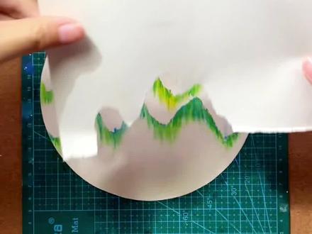 一分钟让你用废纸画山水,快让宝宝动起来啦#简笔画 #一起学画画 #亲子简笔画 #油画棒教程 #少儿美术教育 #一学就会系列 #儿童简笔画画法