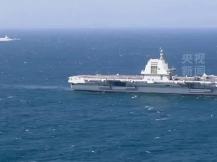 独家视频!福建舰完成入列后首次海上实兵训练。