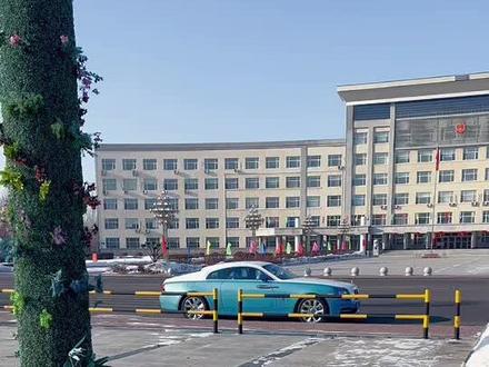 谁知道这是谁?在线等。后续敬请期待 #宾利