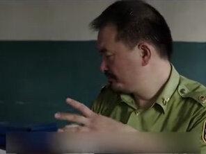 小镇年轻女性接连被害,凶手大家心知肚明却习惯了一言不发,电影2#推荐电影 #悬疑惊悚