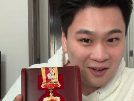 让豆包评价穿搭(4) 这次险胜!愿所有为祖国做贡献的人们!最可爱的人们!新年快乐!#豆包 #ai #过年