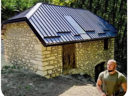 男人花三个月将百年石屋改造成梦想中的样子,简直堪比艺术品#野外建造 #荒野搭建 #原始技术