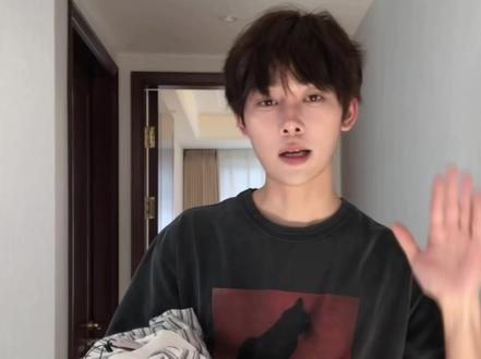 个性帅气的少年感短袖合集 不费力出门 #休闲穿搭分享 #创作者中心 #创作灵感 #短袖推荐 #少年感穿搭