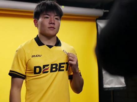 徐彬租借至英甲巴恩斯利一线队还是梯队? 太难了,竞争替补都如此激烈#徐彬 #狼队 #唯有足球不可辜负 #足球 #足球的魅力