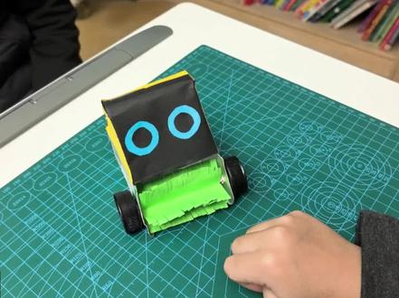 #手工diy 桌面扫地机器人